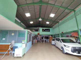 For sale 4 bed warehouse in Mueang Samut Prakan, Samut Prakan