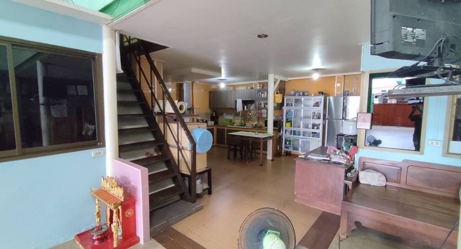 For sale 4 bed warehouse in Mueang Samut Prakan, Samut Prakan
