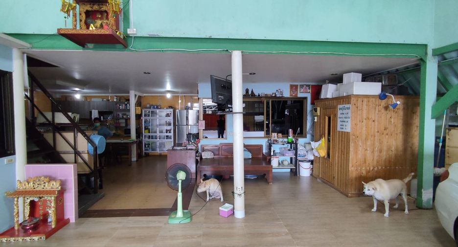For sale 4 bed warehouse in Mueang Samut Prakan, Samut Prakan