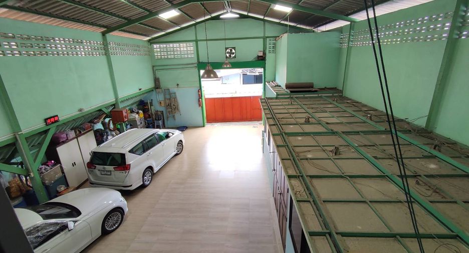 For sale 4 bed warehouse in Mueang Samut Prakan, Samut Prakan