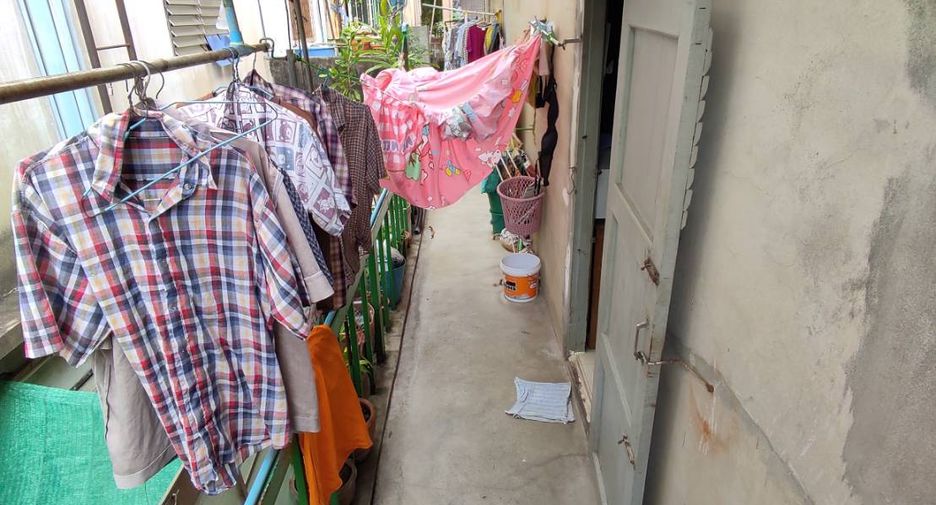 For sale 4 bed warehouse in Mueang Samut Prakan, Samut Prakan