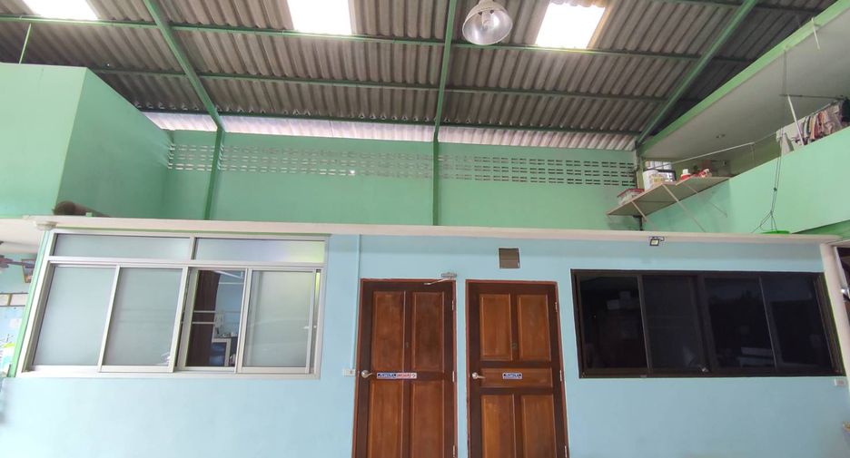 For sale 4 bed warehouse in Mueang Samut Prakan, Samut Prakan