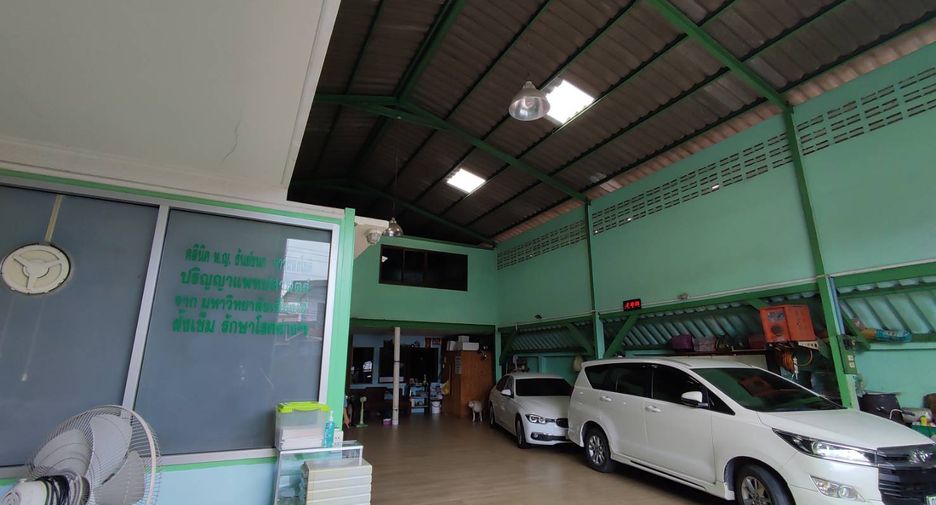 For sale 4 bed warehouse in Mueang Samut Prakan, Samut Prakan