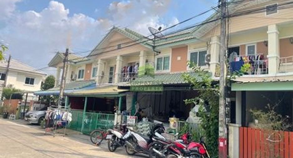 À vendre 3 chambres maison de ville à Thanyaburi, Pathum Thani