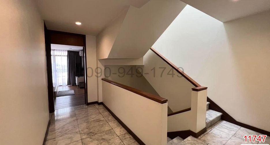 For rent 4 bedrooms townhouse in Suan Luang, Bangkok