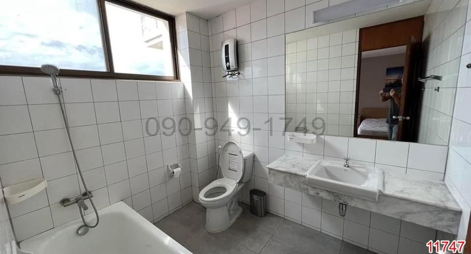 For rent 4 bedrooms townhouse in Suan Luang, Bangkok