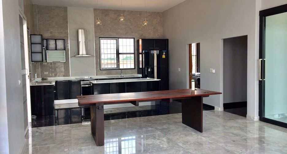 For sale 3 bedrooms house in Mueang Chaiyaphum, Chaiyaphum