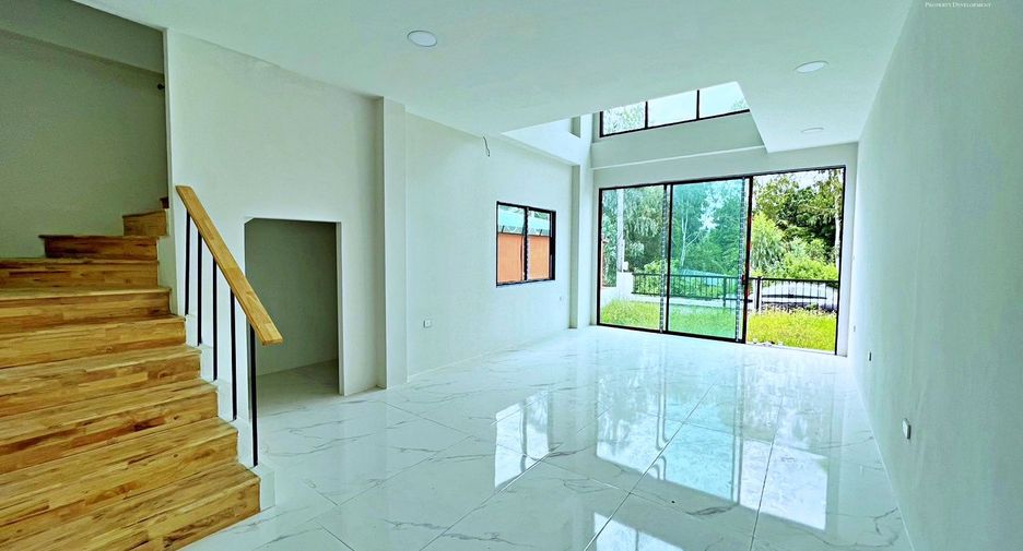 For sale 4 bed house in Lat Lum Kaeo, Pathum Thani