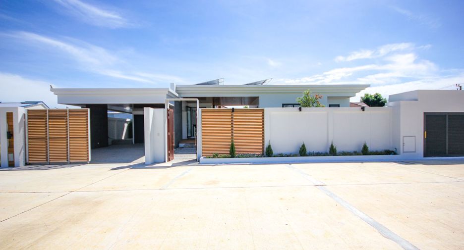 For sale 3 bedrooms villa in Hua Hin, Prachuap Khiri Khan