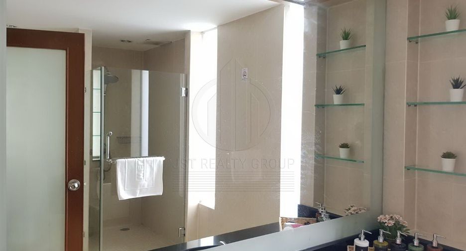 ให้เช่า 3 ห้องนอน คอนโด ใน วัฒนา, กรุงเทพฯ