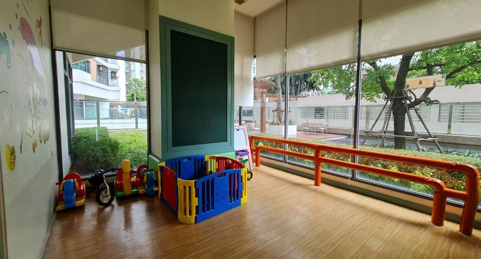 Wohnung zur Miete mit 3 Zimmer in Khlong Toei, Bangkok