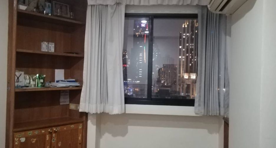 For sale 2 bedrooms condo in Khlong Toei, Bangkok