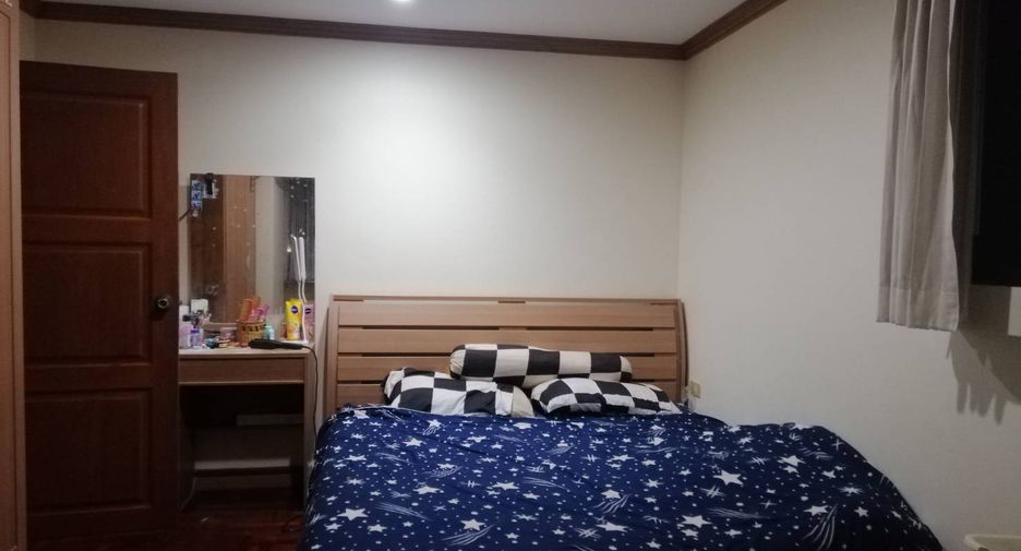 For sale 2 bedrooms condo in Khlong Toei, Bangkok