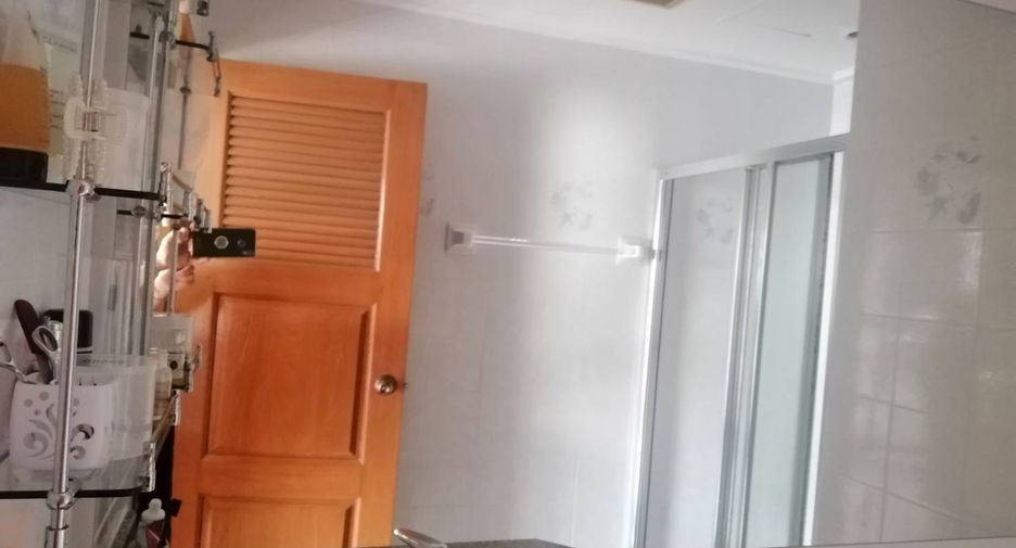 For sale 2 bedrooms condo in Khlong Toei, Bangkok