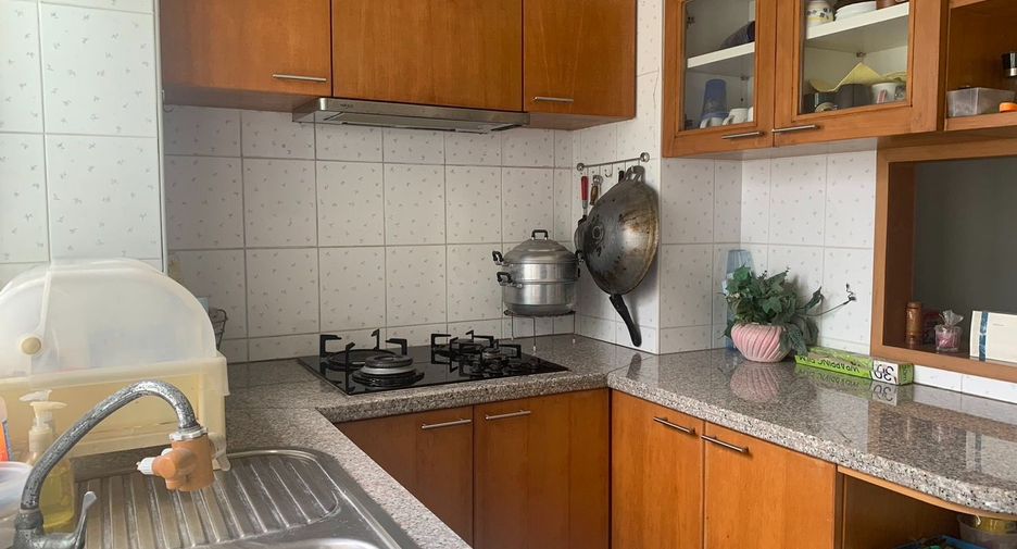 For rent 3 bedrooms townhouse in Bang Phli, Samut Prakan