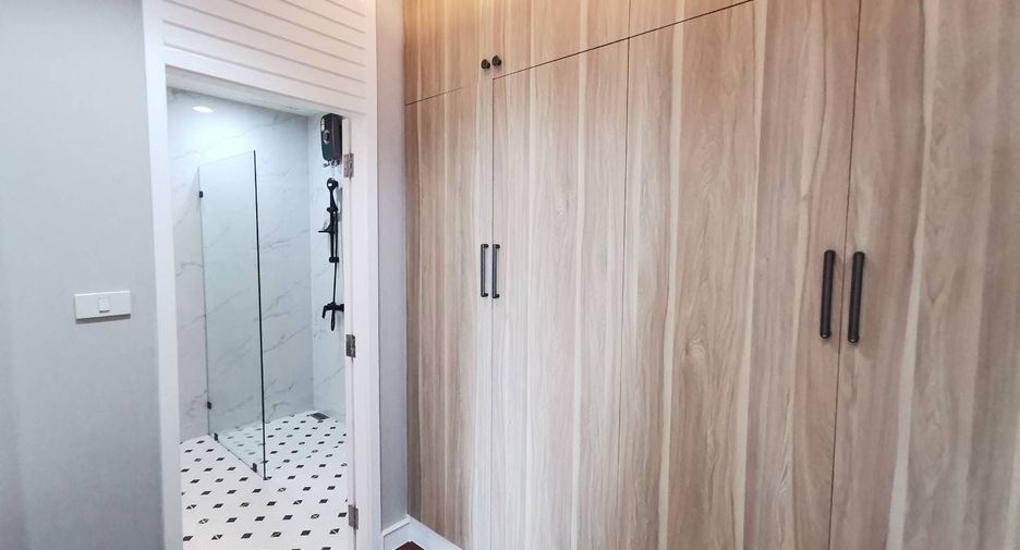 Reihenhaus zum Kauf mit 4 Zimmer in Watthana, Bangkok