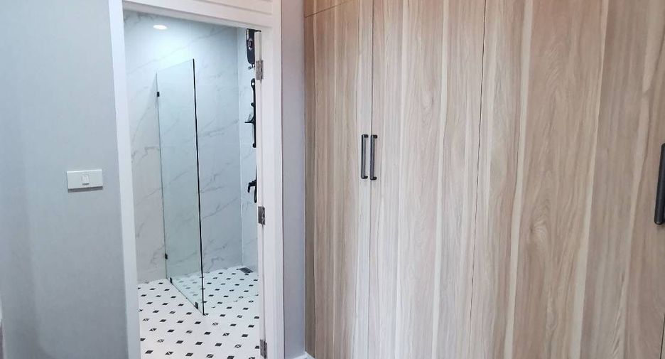 Reihenhaus zum Kauf mit 4 Zimmer in Watthana, Bangkok