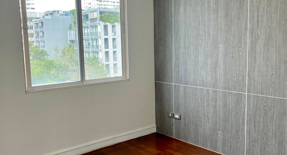 Reihenhaus zum Kauf mit 4 Zimmer in Watthana, Bangkok