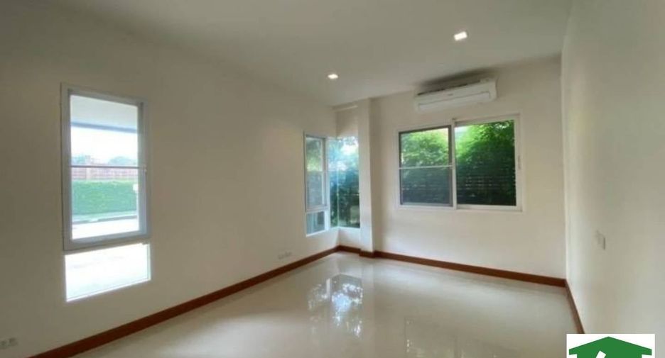 Haus zum Kauf mit 4 Zimmer in Pak Kret, Nonthaburi