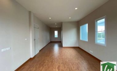 Haus zum Kauf mit 4 Zimmer in Pak Kret, Nonthaburi