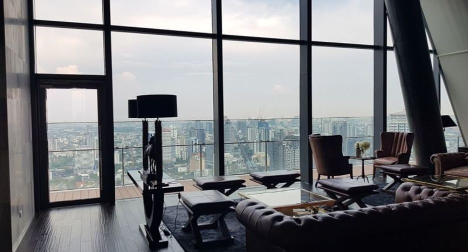 For rent 3 bedrooms condo in Khlong Toei, Bangkok