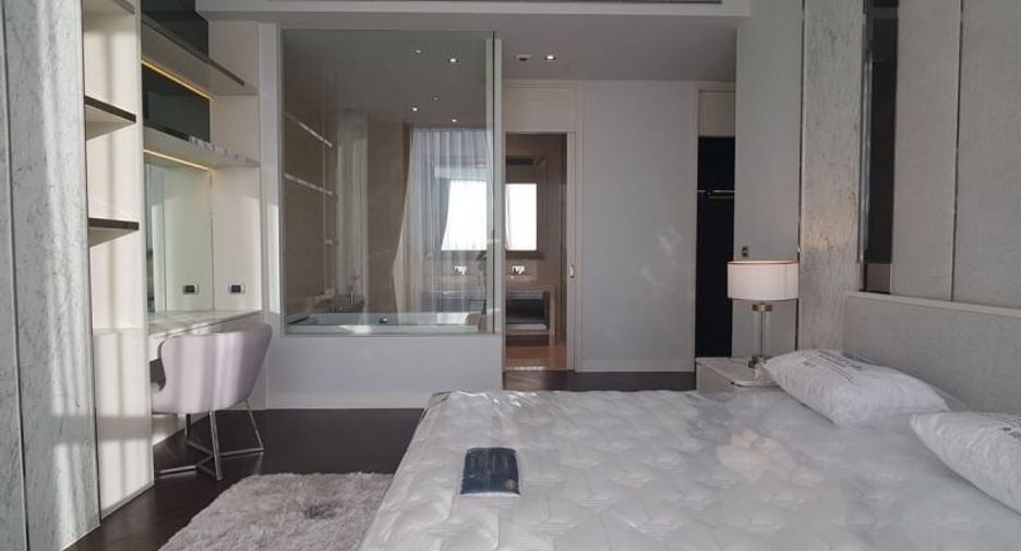 For rent 3 bedrooms condo in Khlong Toei, Bangkok