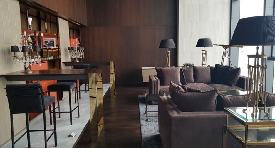 For rent 3 bedrooms condo in Khlong Toei, Bangkok