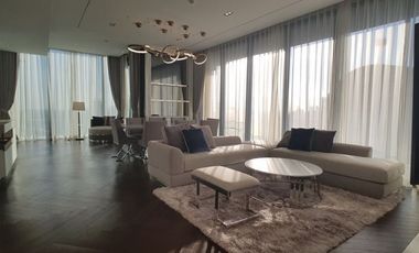 For rent 3 bedrooms condo in Khlong Toei, Bangkok