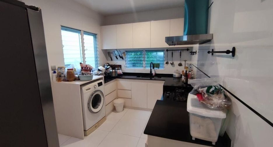 Casa en venta de 4 habitaciones en Bang Phli, Samut Prakan