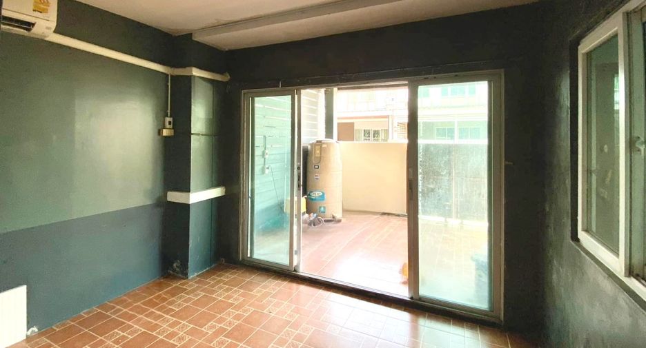 Reihenhaus zum Kauf mit 3 Zimmer in Thanyaburi, Pathum Thani