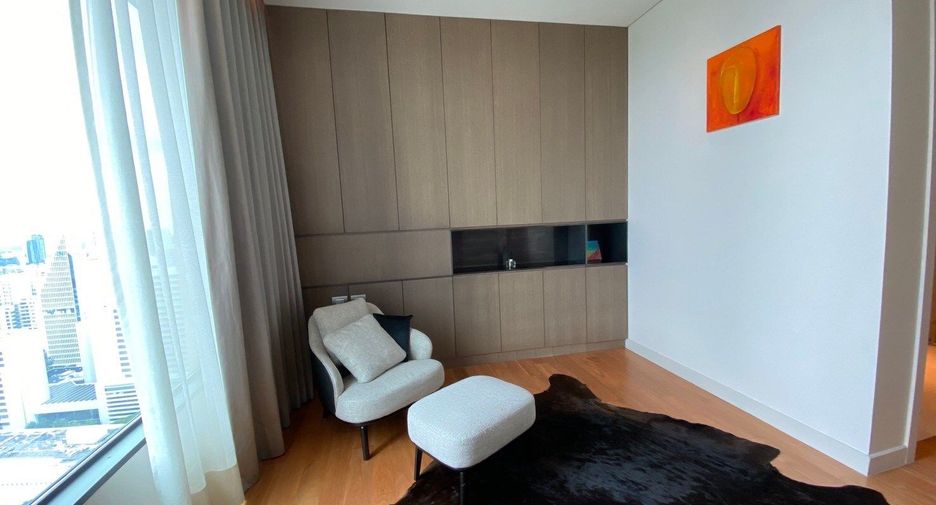 For rent 3 bedrooms condo in Pathum Wan, Bangkok