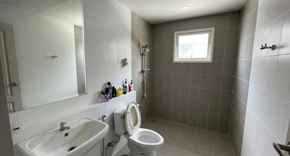 For sale 3 bedrooms house in Sai Mai, Bangkok