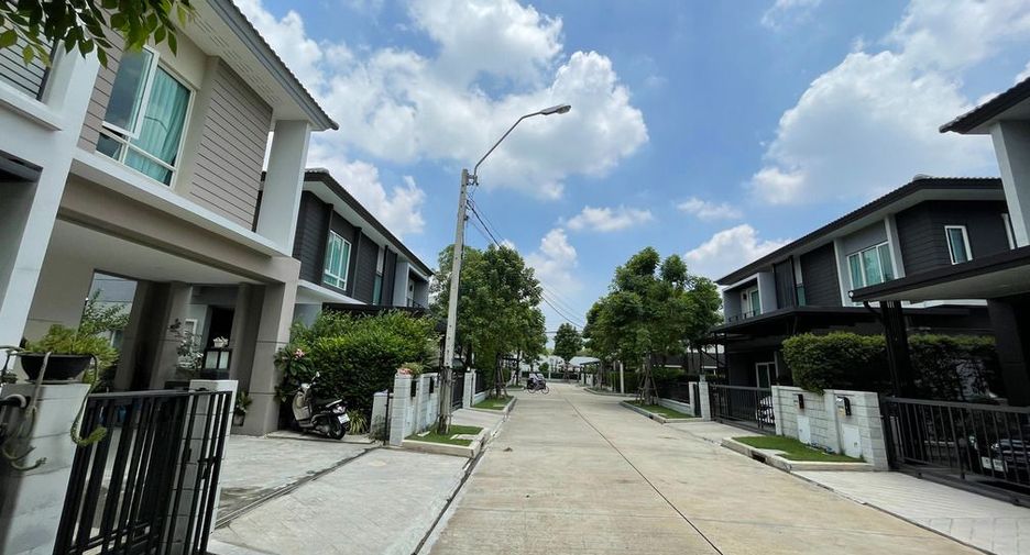 For sale 3 bedrooms house in Sai Mai, Bangkok