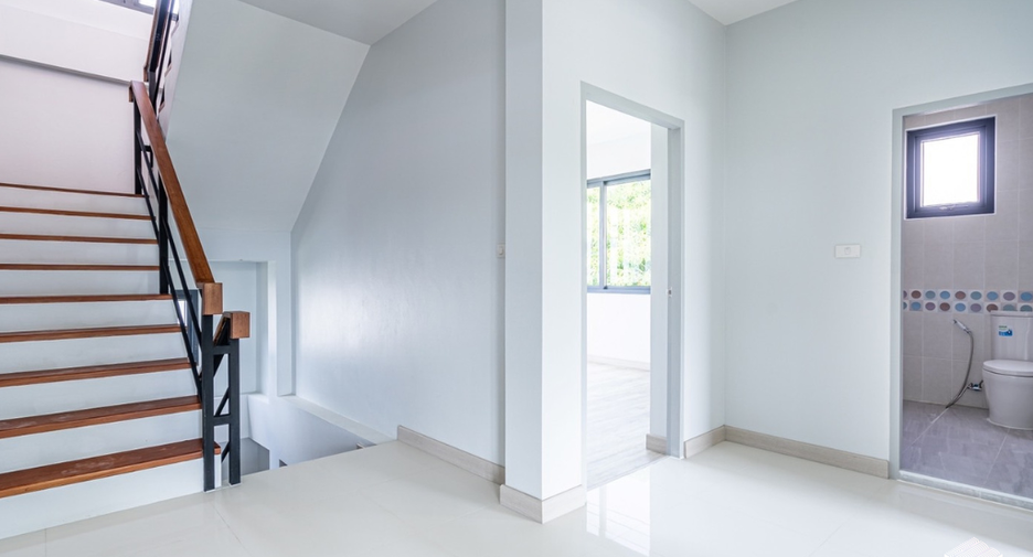For sale 6 bedrooms house in Mueang Chiang Mai, Chiang Mai