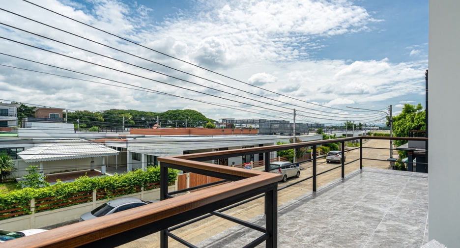 For sale 6 bedrooms house in Mueang Chiang Mai, Chiang Mai