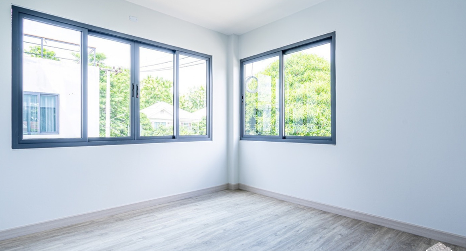 For sale 6 bedrooms house in Mueang Chiang Mai, Chiang Mai