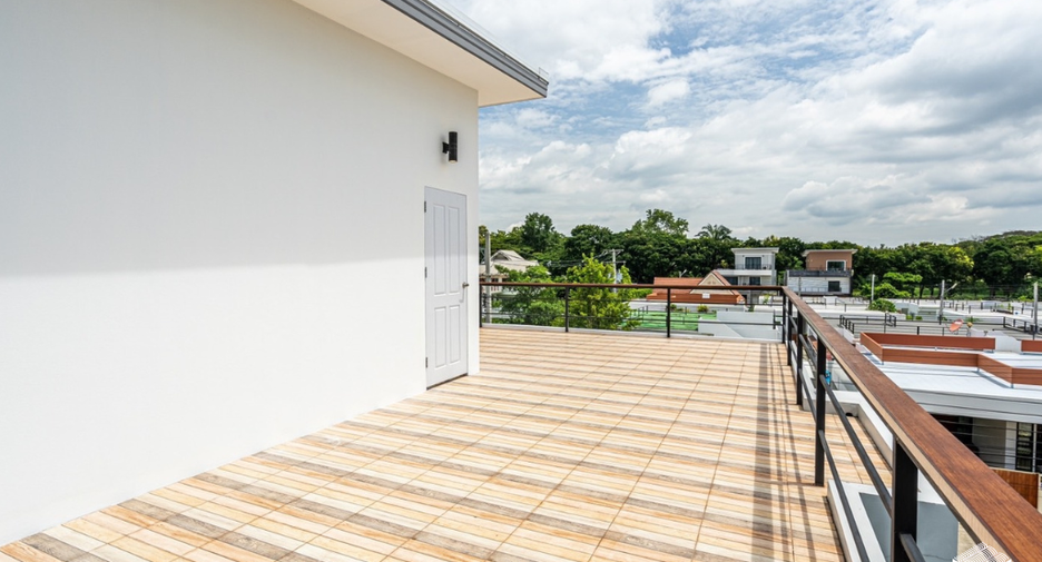 For sale 6 bedrooms house in Mueang Chiang Mai, Chiang Mai