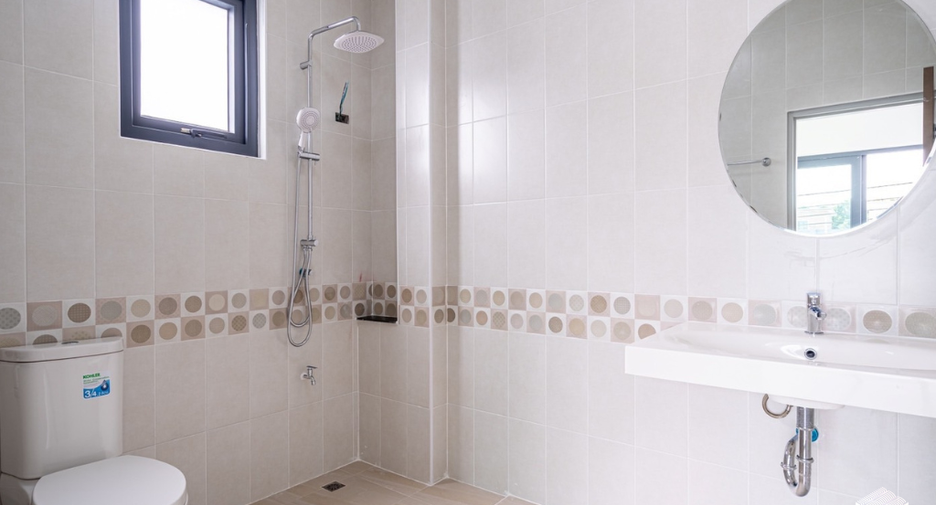 For sale 6 bedrooms house in Mueang Chiang Mai, Chiang Mai