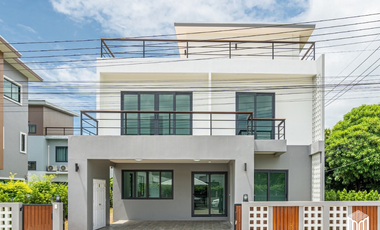 For sale 6 bedrooms house in Mueang Chiang Mai, Chiang Mai
