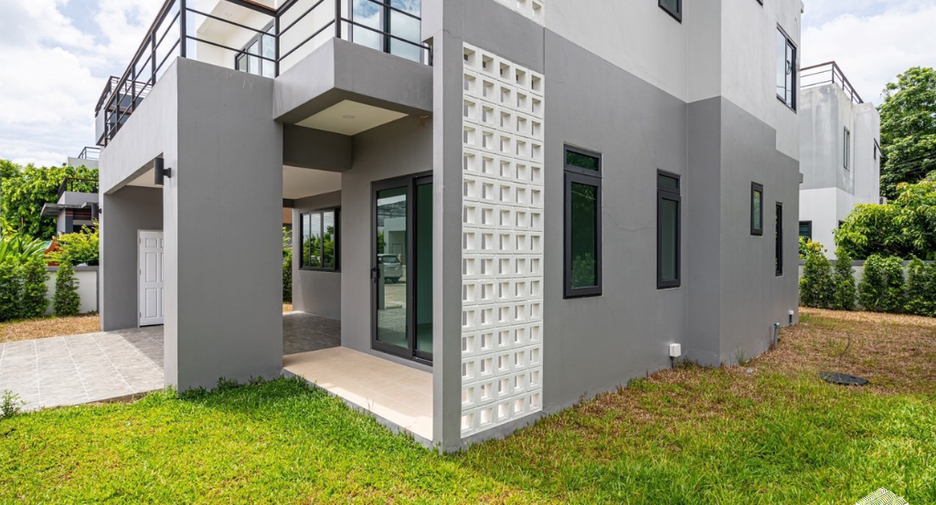 For sale 6 bedrooms house in Mueang Chiang Mai, Chiang Mai