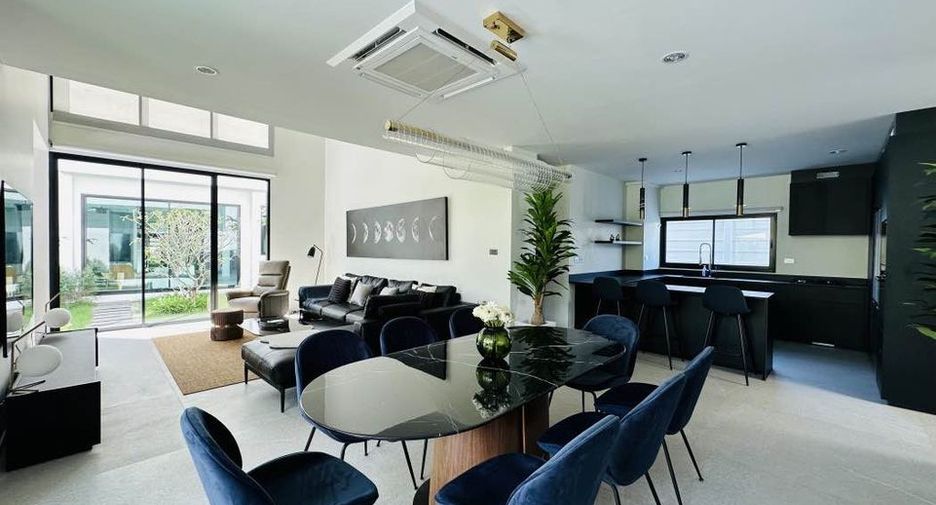 Casa en alquiler de 4 habitaciones en Khlong Toei, Bangkok