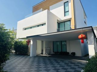Casa en alquiler de 4 habitaciones en Khlong Toei, Bangkok
