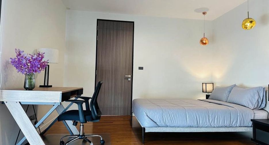 Casa en alquiler de 4 habitaciones en Khlong Toei, Bangkok