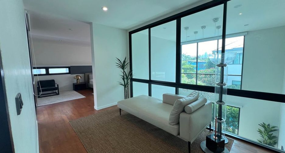 Casa en alquiler de 4 habitaciones en Khlong Toei, Bangkok