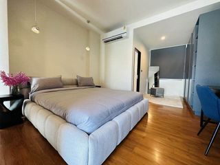 Casa en alquiler de 4 habitaciones en Khlong Toei, Bangkok