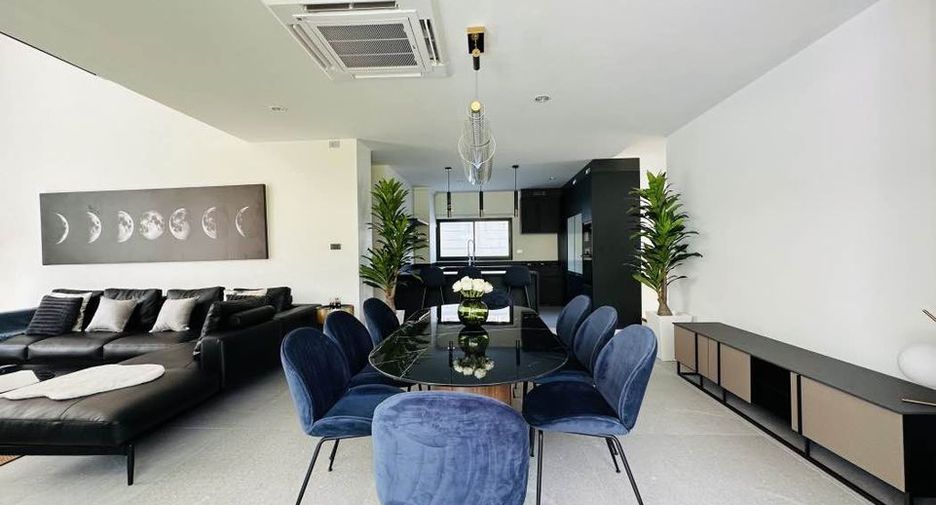 Casa en alquiler de 4 habitaciones en Khlong Toei, Bangkok