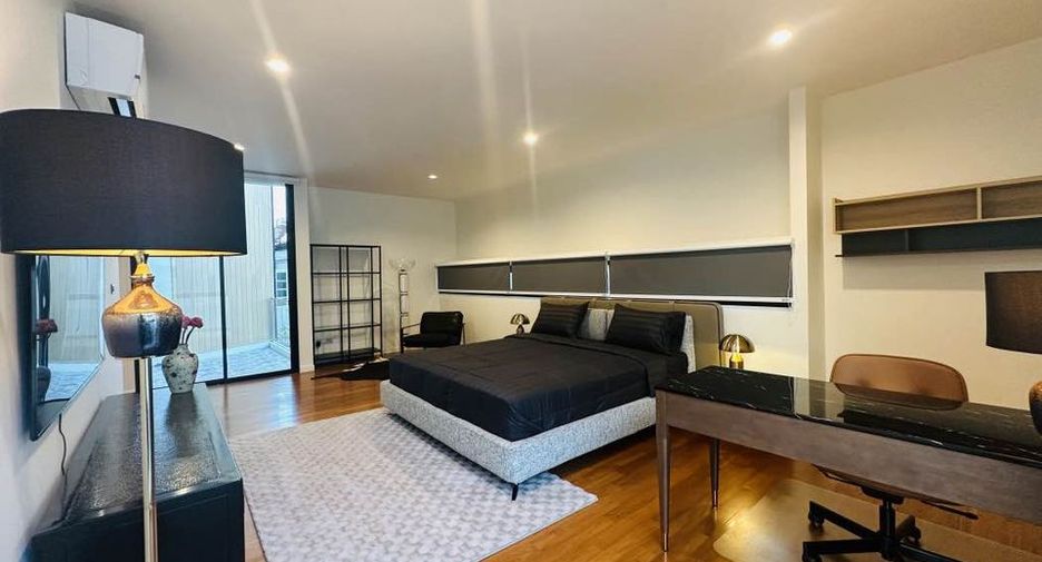 Casa en alquiler de 4 habitaciones en Khlong Toei, Bangkok