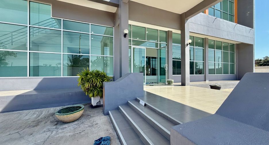 For sale retail Space in Bang Sao Thong, Samut Prakan