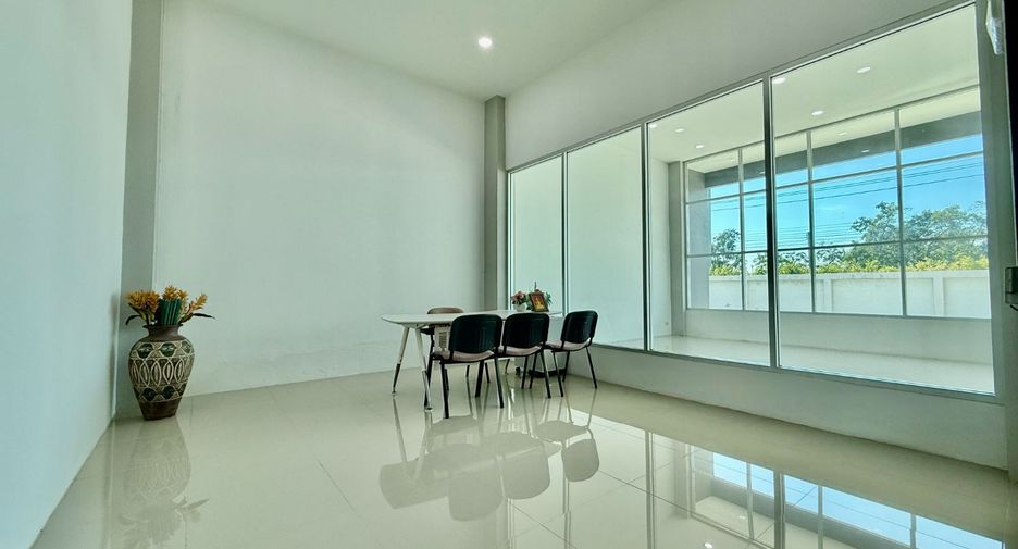 For sale retail Space in Bang Sao Thong, Samut Prakan