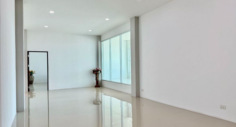 For sale retail Space in Bang Sao Thong, Samut Prakan